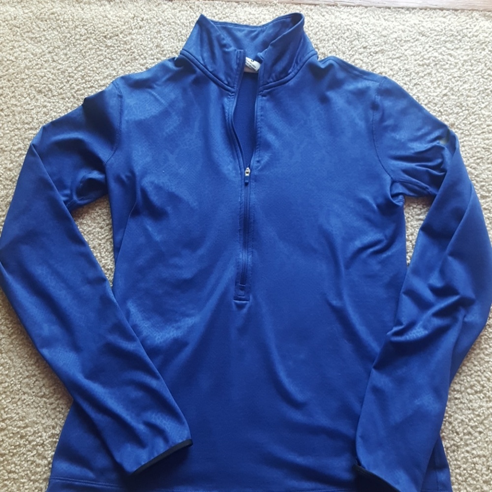 Women's Nike  long sleeved top.